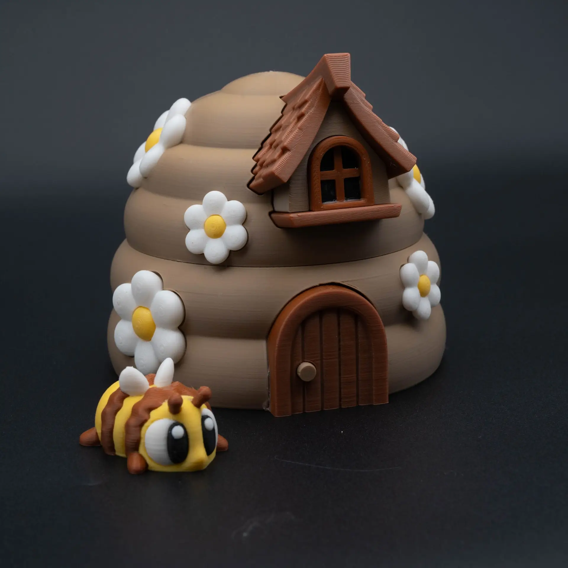 Beehive & Articulated Bee's set - Image 2